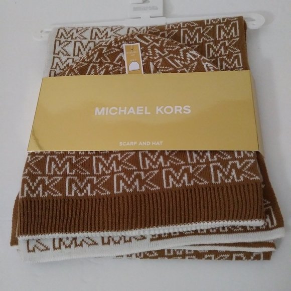 Michael Kors Scarf and Hat Set Dark Camel Cream - Picture 8 of 10